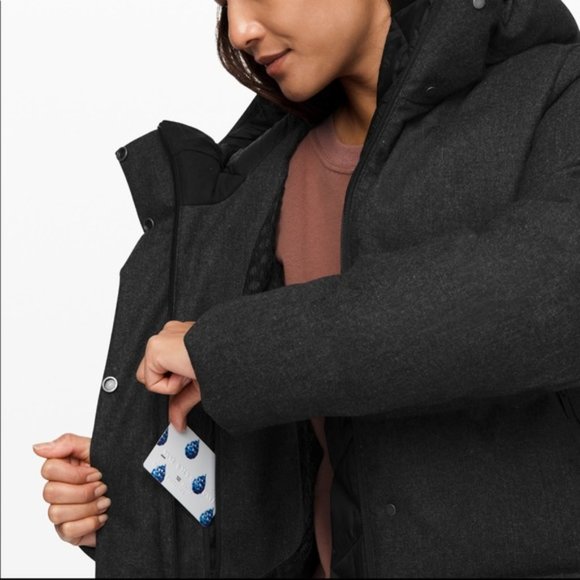 SOLD!!!! Lululemon wunder puffer wool size 4 - Picture 8 of 8